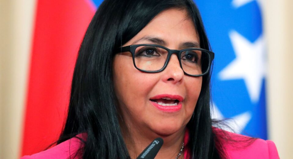 Delcy Rodríguez toma posse como presidente interina da Venezuela