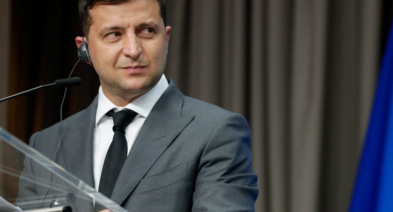 Rússia usa míssil hipersônico contra Ucrânia em ataque massivo