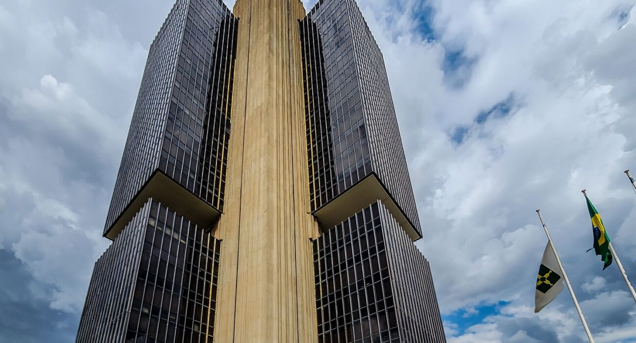 BC mantém juros básicos em 15% ao ano pela quinta vez seguida