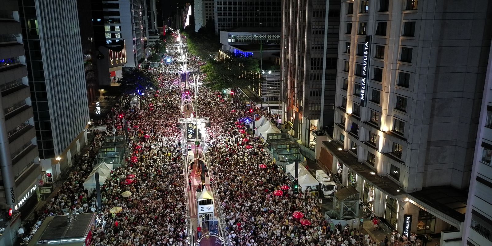 Réveillon na Avenida Paulista teve música e fogos silenciosos