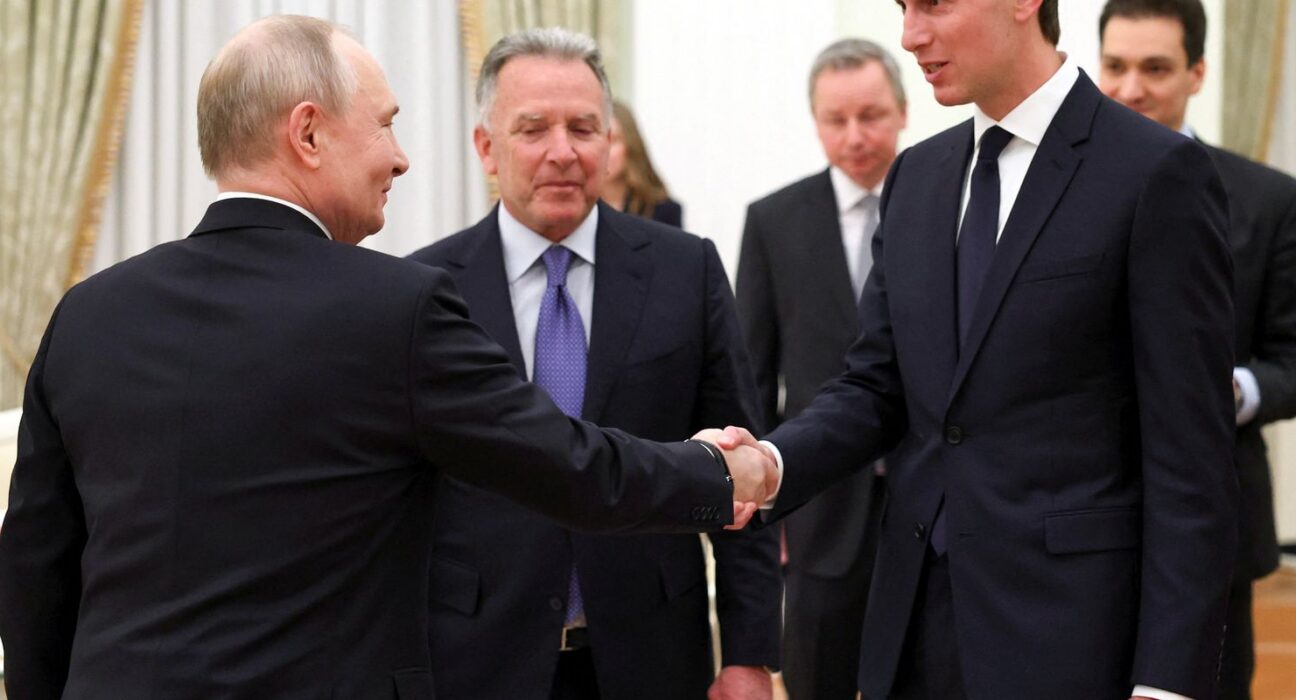 Ucrânia, Rússia e EUA vão juntos, pela 1ª vez, à mesa de negociações