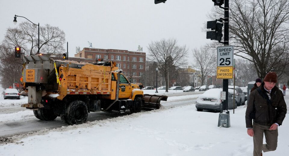 EUA: tempestade deixa 670 mil sem energia e cancela milhares de voos