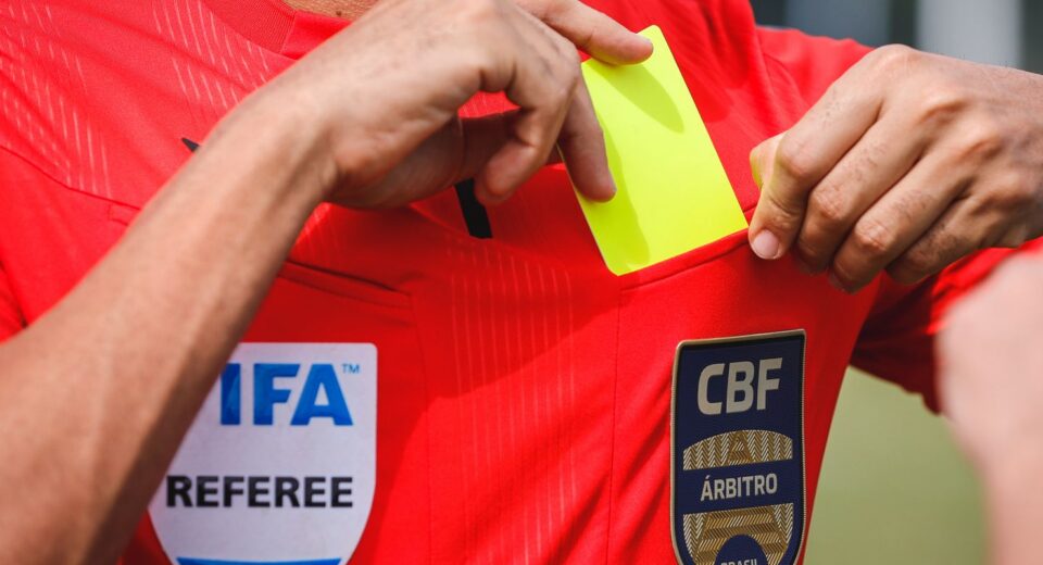 CBF anuncia programa de profissionalização de árbitros de futebol