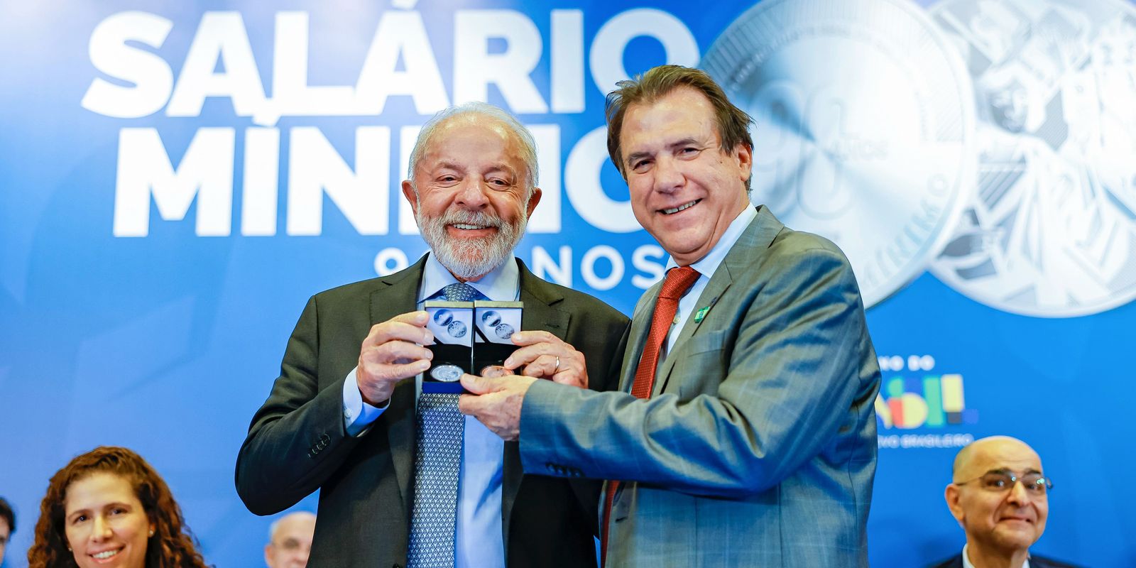 Lula diz que salário mínimo é baixo, mas aponta importância de direito