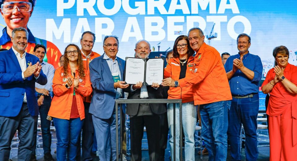 Petrobras assina contrato bilionário para fabricar navios no RS