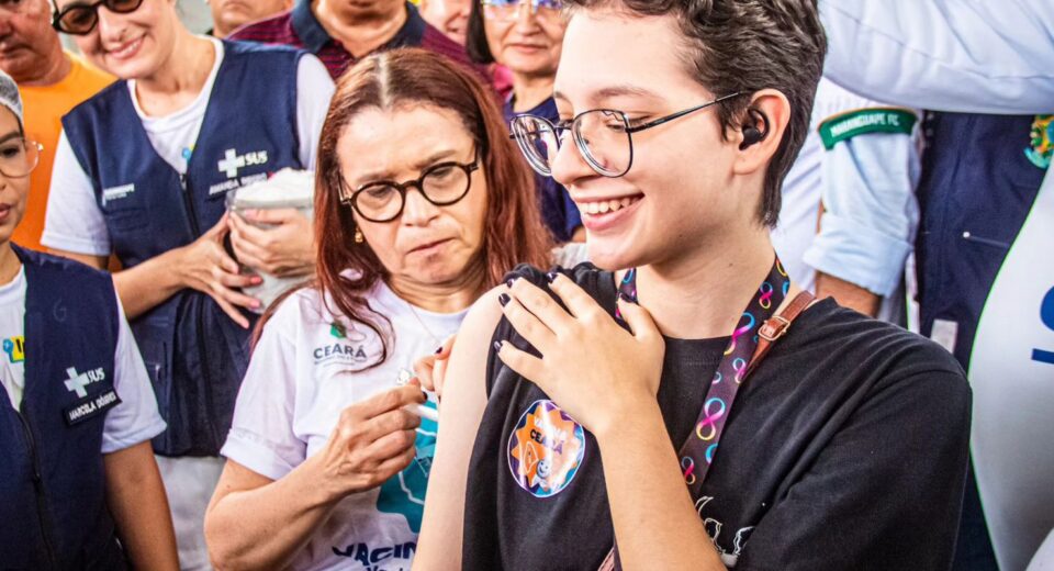 Cidades do CE e MG iniciam vacinação contra dengue com dose única