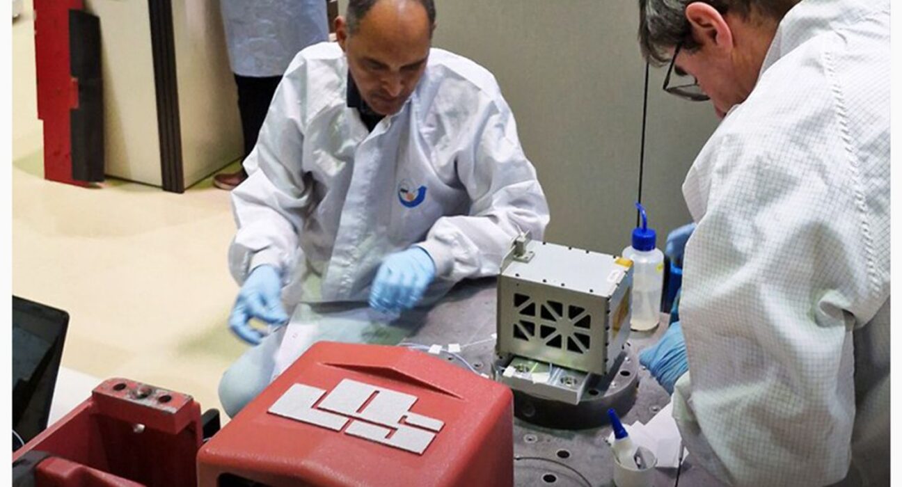 Foguete que levava satélites brasileiros some após lançamento na Índia