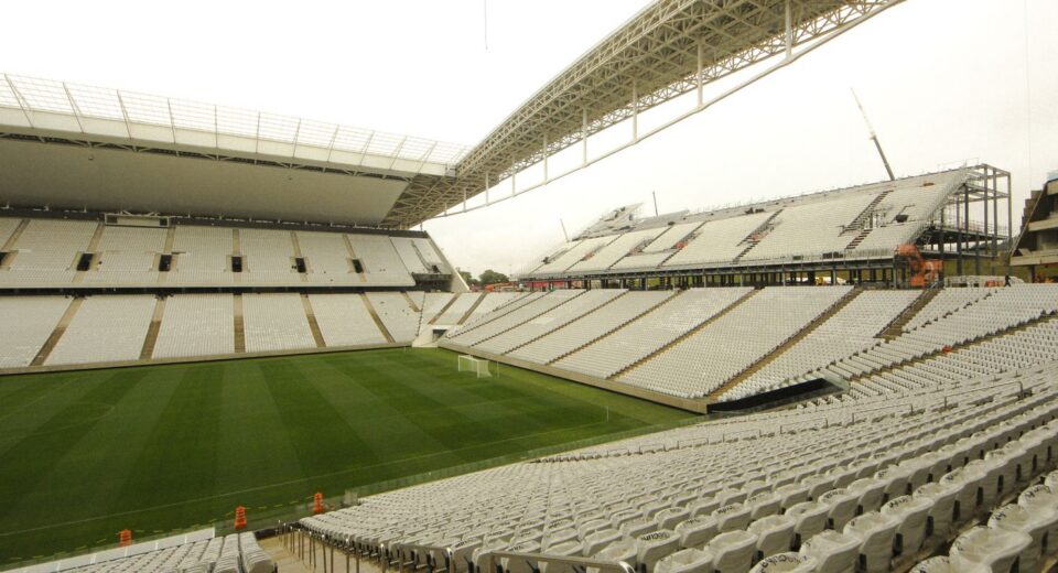 Torcedor é morto por veículo da PM no estádio do Corinthians