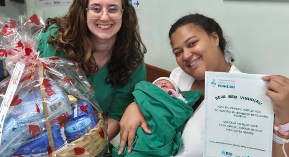 Miguel e Ayla são os primeiros bebês nascidos no Rio em 2026