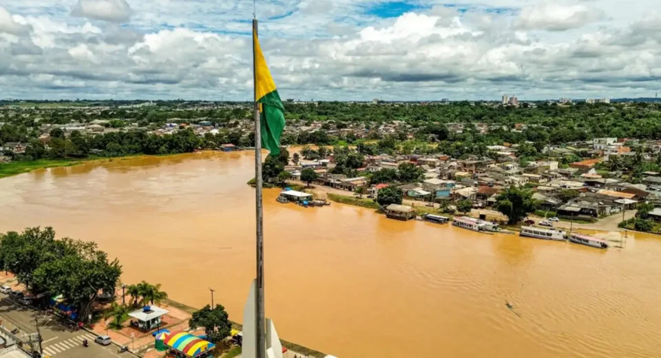 Rio Acre supera cota de inundação em Rio Branco, mas deve baixar