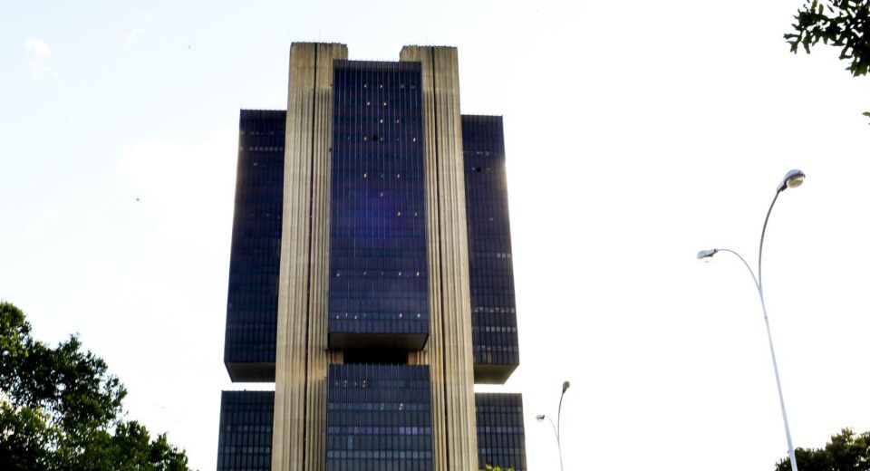 Com quórum desfalcado, Copom decide se mantém Taxa Selic