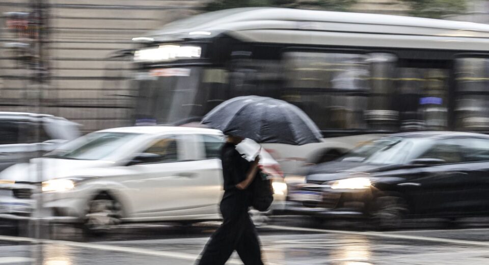 Chuvas no litoral paulista provocam interdição da Serra Mogi-Bertioga