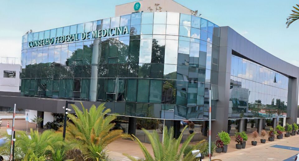 CFM estuda usar Enamed para conceder registro profissional