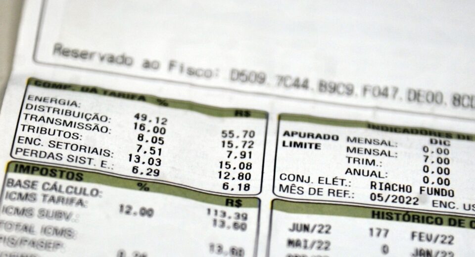 Fevereiro seguirá com bandeira tarifária verde na conta de luz