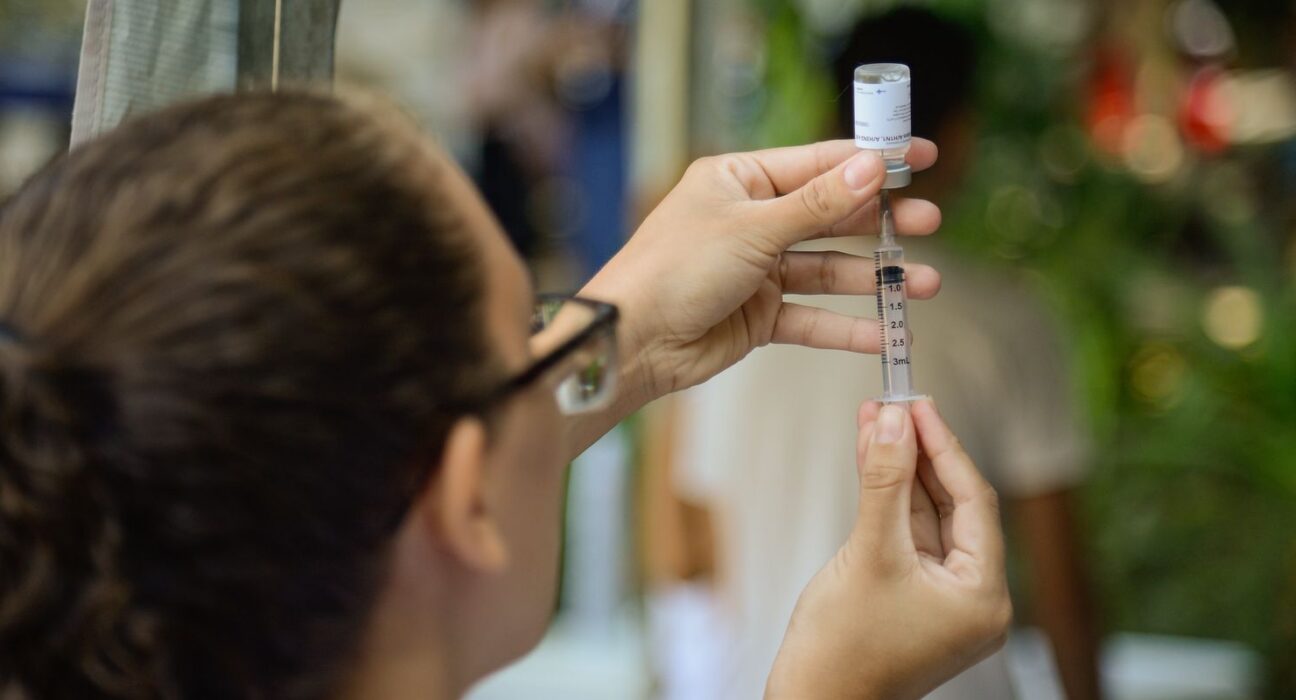 Casos de Síndrome Respiratória Grave estão em queda, diz InfoGripe