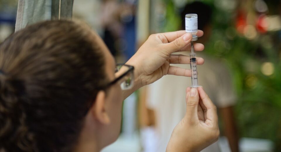 Casos de Síndrome Respiratória Grave estão em queda, diz InfoGripe