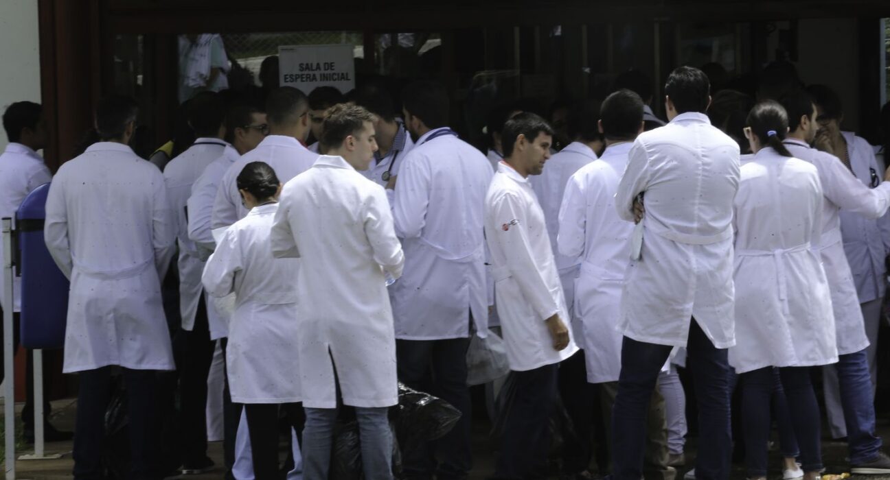 Ebserh está com inscrições abertas até 30 de janeiro para área médica