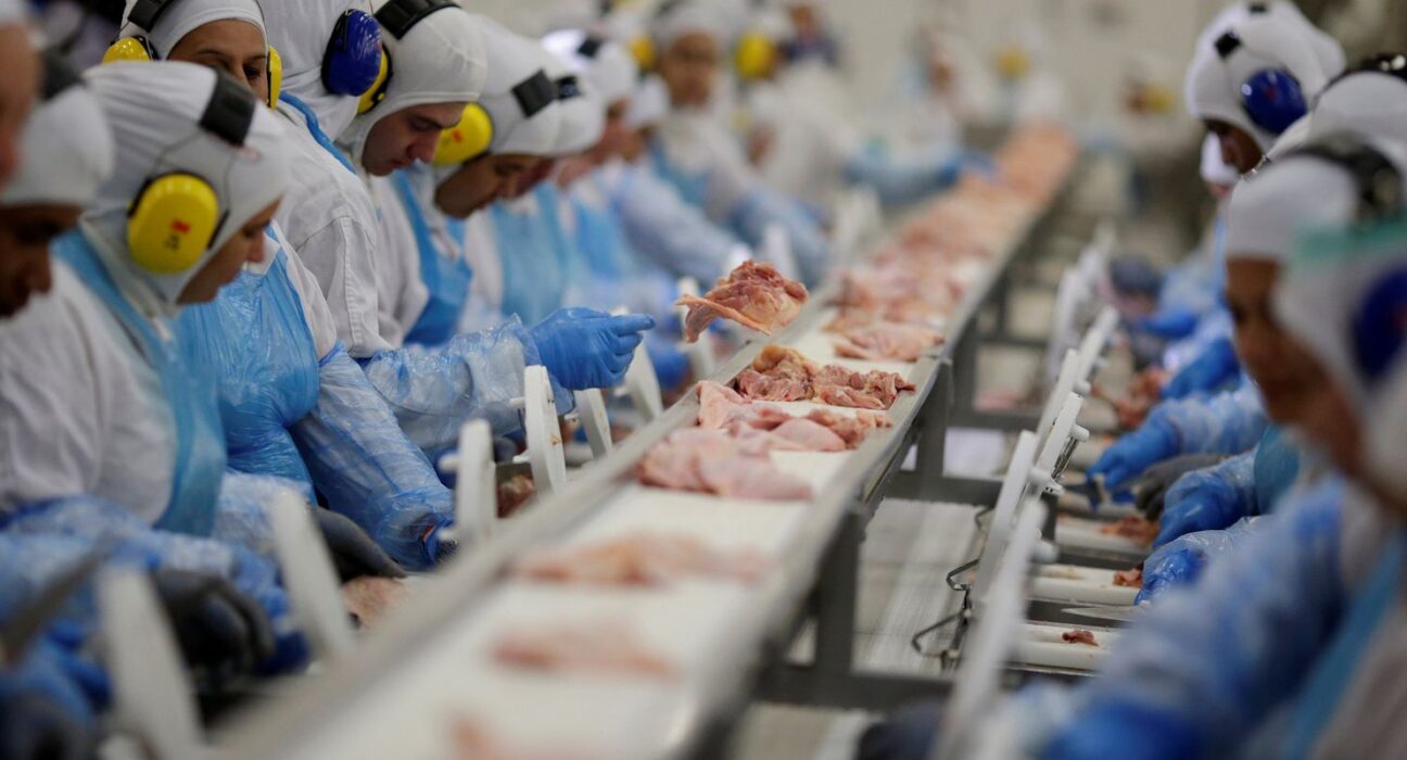 Indústria mantém estabilidade desde abril de 2025, diz IBGE