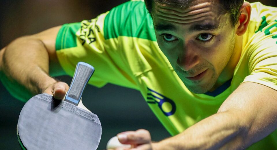 Calderano fica com bronze em Doha após derrota para jovem chinês