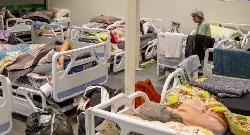 Saúde lança versão atualizada da Caderneta da Pessoa Idosa