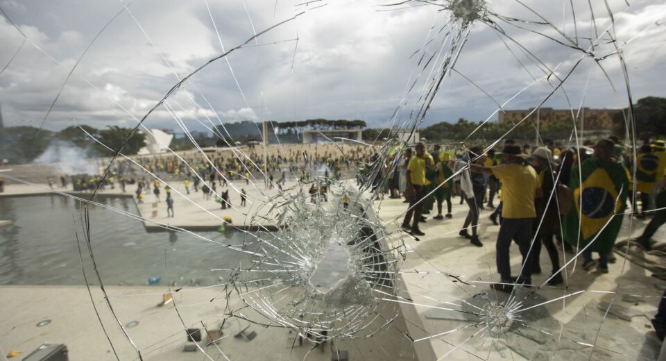 Cronologia da tentativa de golpe: atentados, bloqueios e acampamentos