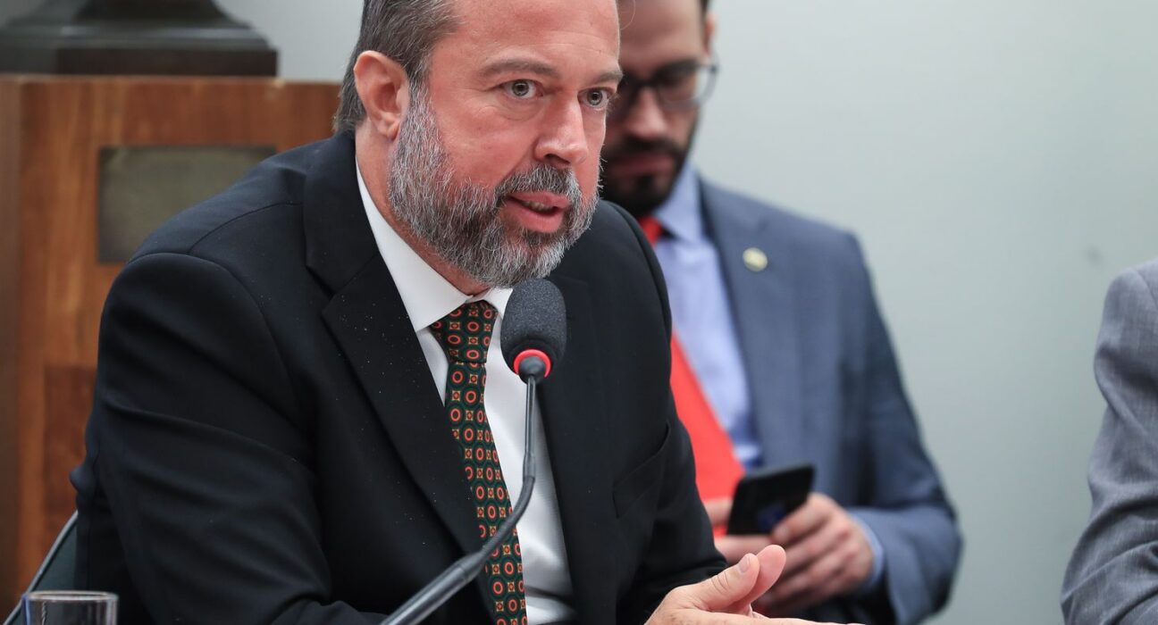 Brasil busca ampliar com sauditas parcerias em minerais críticos