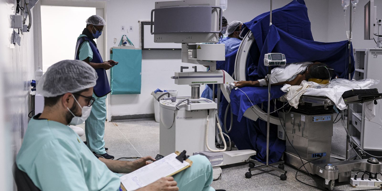 Ebserh abre inscrições para médicos com salários de até R$ 19,1 mil