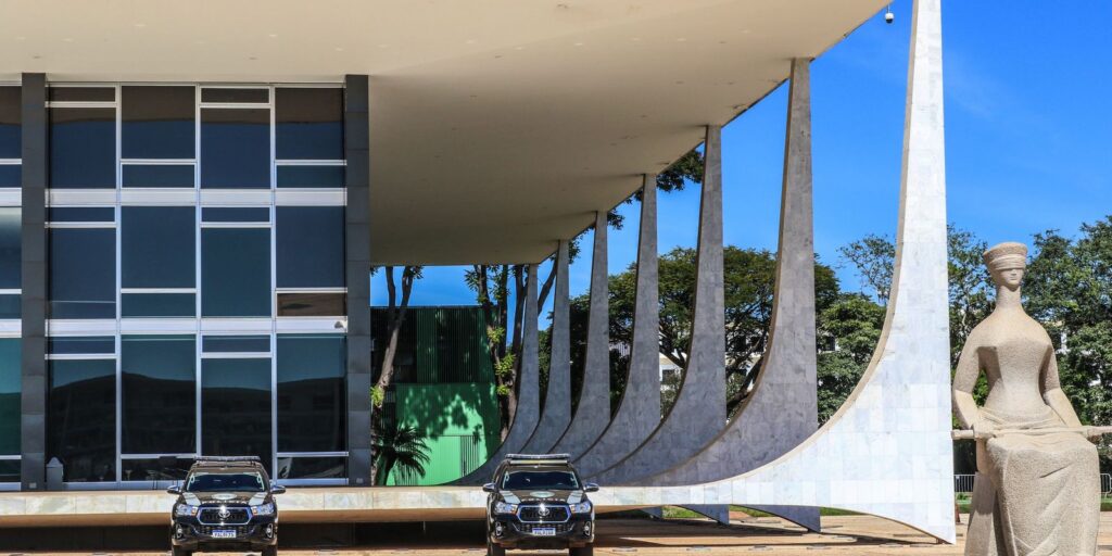 Moraes manda prender Filipe Martins, ex-assessor de Bolsonaro