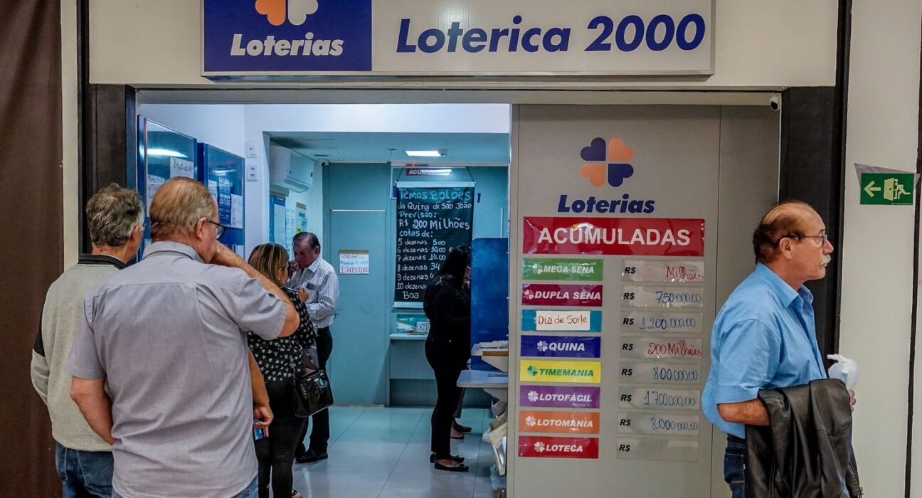 Mega-Sena acumula e prêmio principal vai para R$ 92 milhões