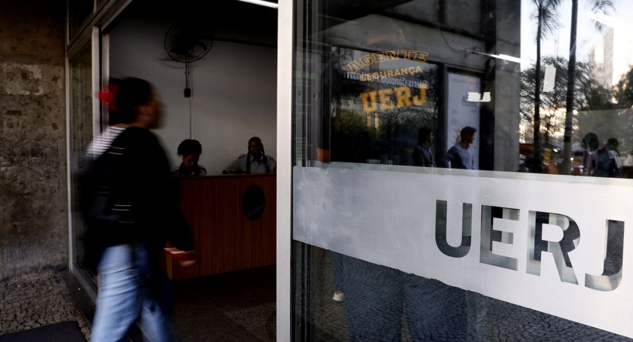 DPU oficia ministérios para que garantam cotas raciais em concursos