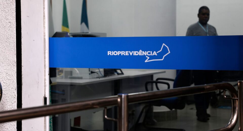 Cláudio Castro exonera presidente da Rioprovidência