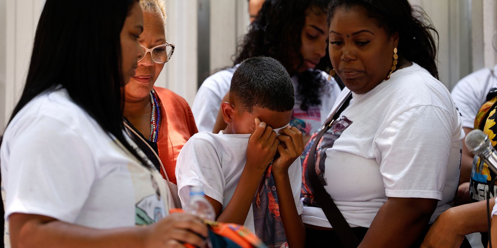 Ato no Rio pede justiça pela morte de Thiago Menezes Flausino