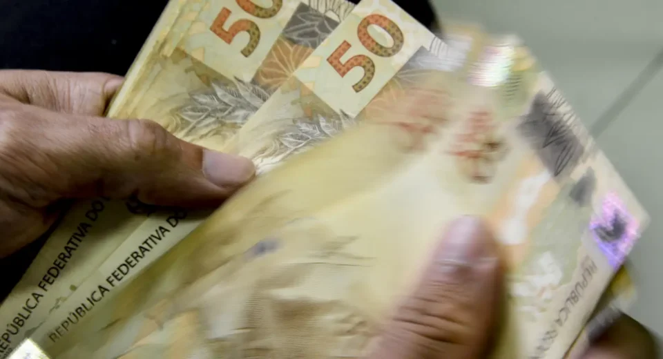 Isenção de IR para quem ganha até R$ 5 mil entra em vigor