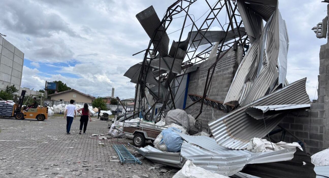 Cidade do Paraná é atingida por ventos fortes de até 180 km/h