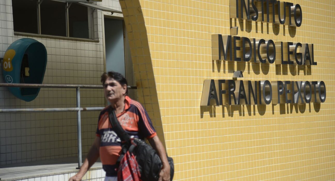 Corpo de adolescente é identificado e liberado pelo IML do Rio