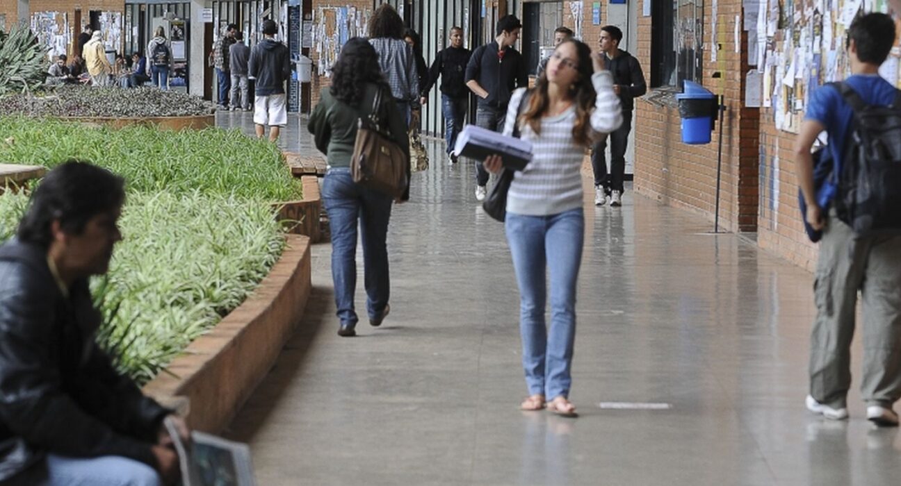 Governo recompõe orçamento para educação e ciência