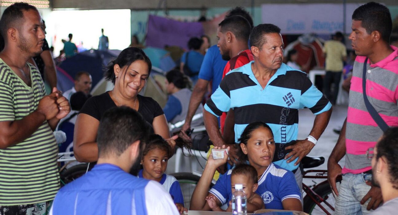 Venezuelanos que vivem no Brasil veem com tristeza crise em seu país