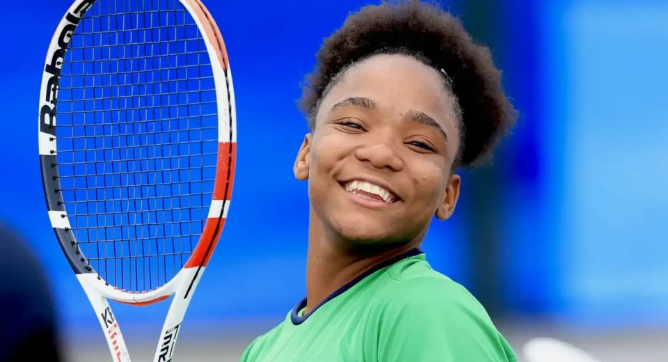 Vitória Miranda é eleita a melhor tenista jovem da temporada 2025