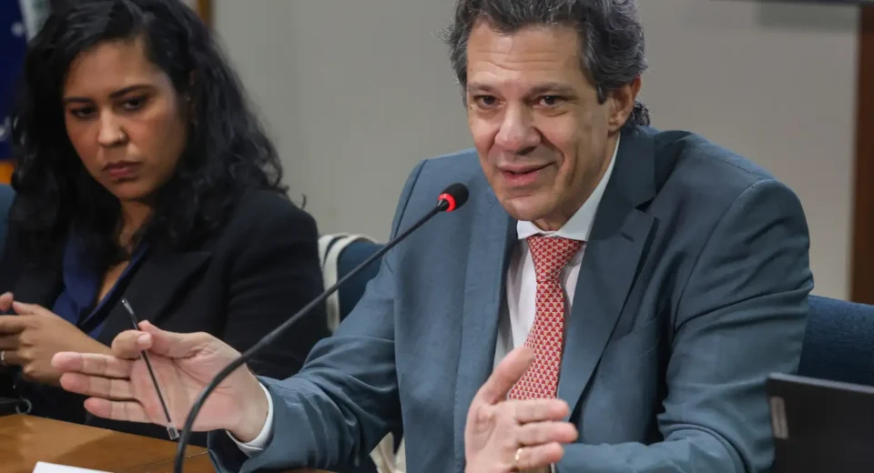 Haddad pede que Congresso enfrente problema dos supersalários