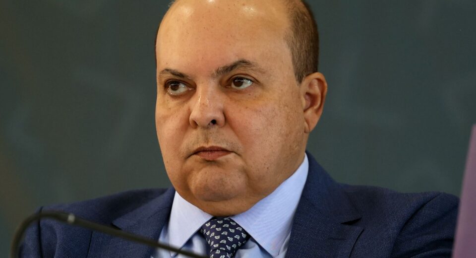 Após falta de Ibaneis em CPI, presidente pede convocação do governador