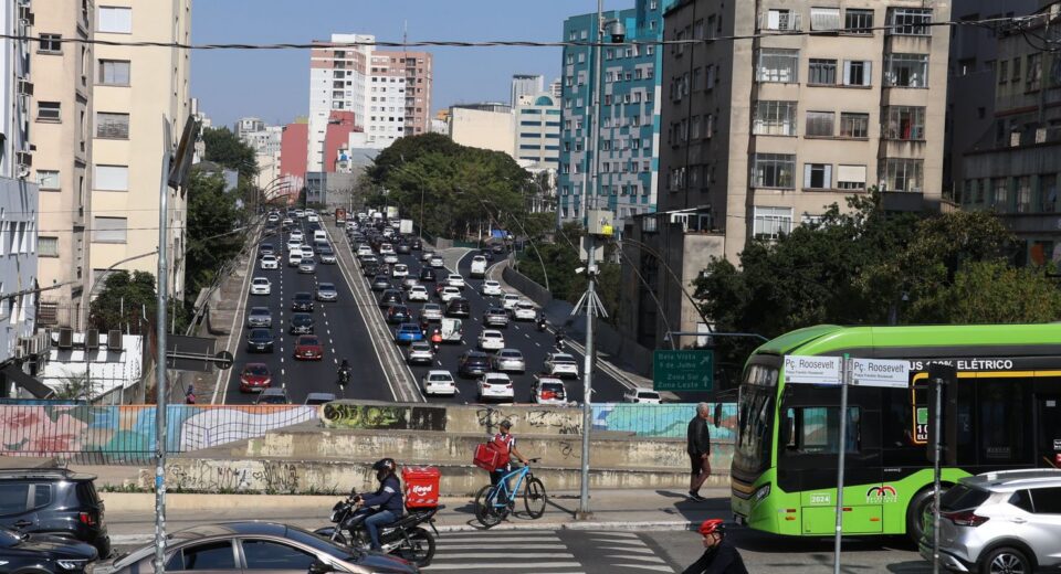 Rodízio de veículos volta a partir desta quinta-feira (19) em SP