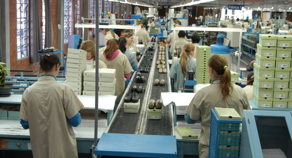 Empresas têm até este sábado para enviar dados salariais por gêneros