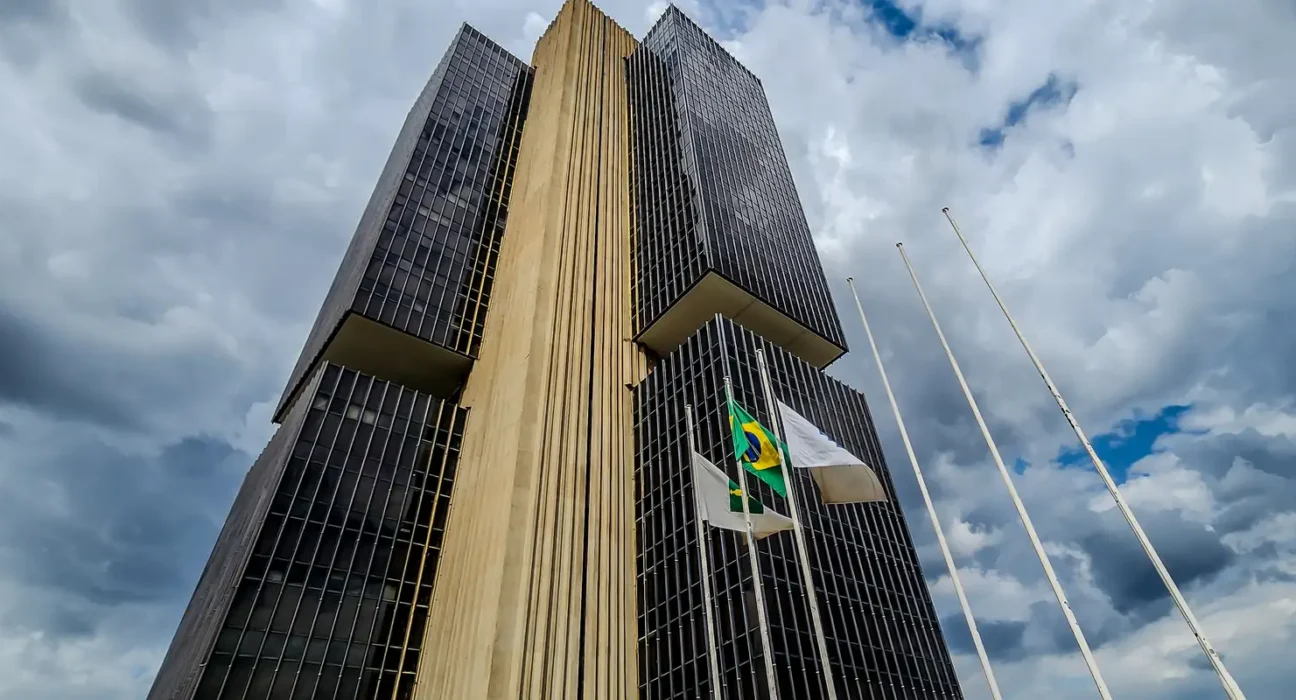 Contas externas têm saldo negativo menor em janeiro de 2026