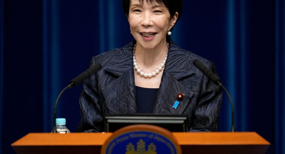 Sanae Takaichi obtém vitória eleitoral histórica no Japão
