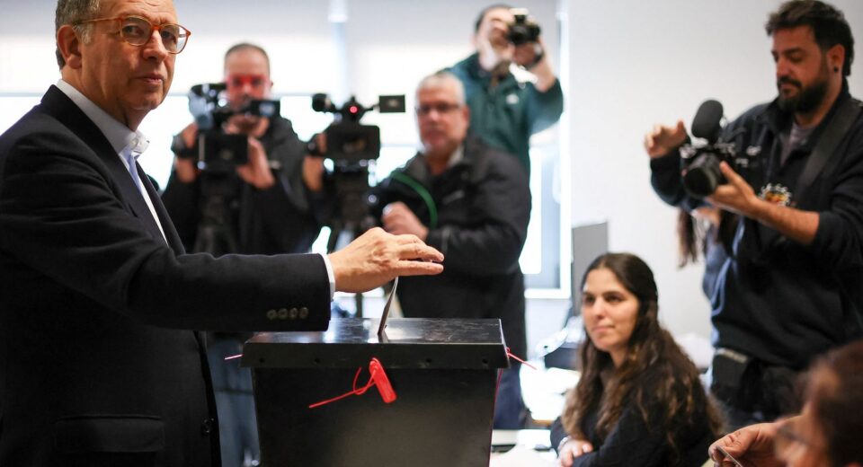 Socialista Antônio Seguro é eleito presidente de Portugal
