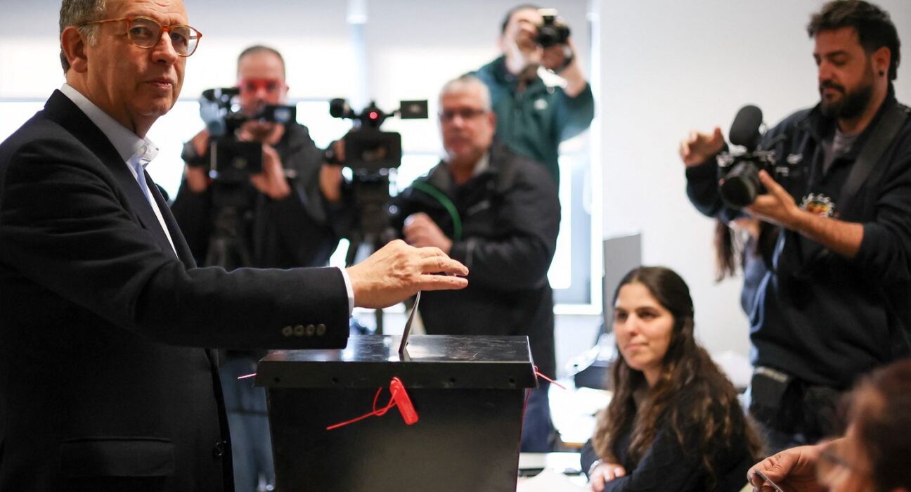 Lula parabeniza vitória de Antônio Seguro em Portugal