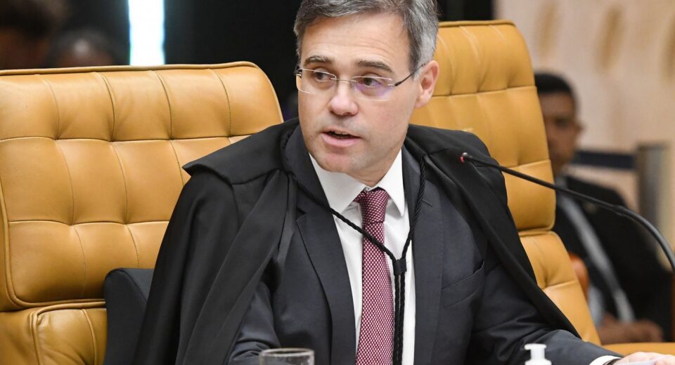 Mendonça devolve dados sigilosos de Vorcaro à CPMI do INSS