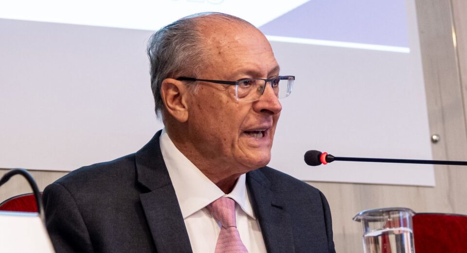 Alckmin: Brasil não perde competitividade com tarifa de 10% dos EUA