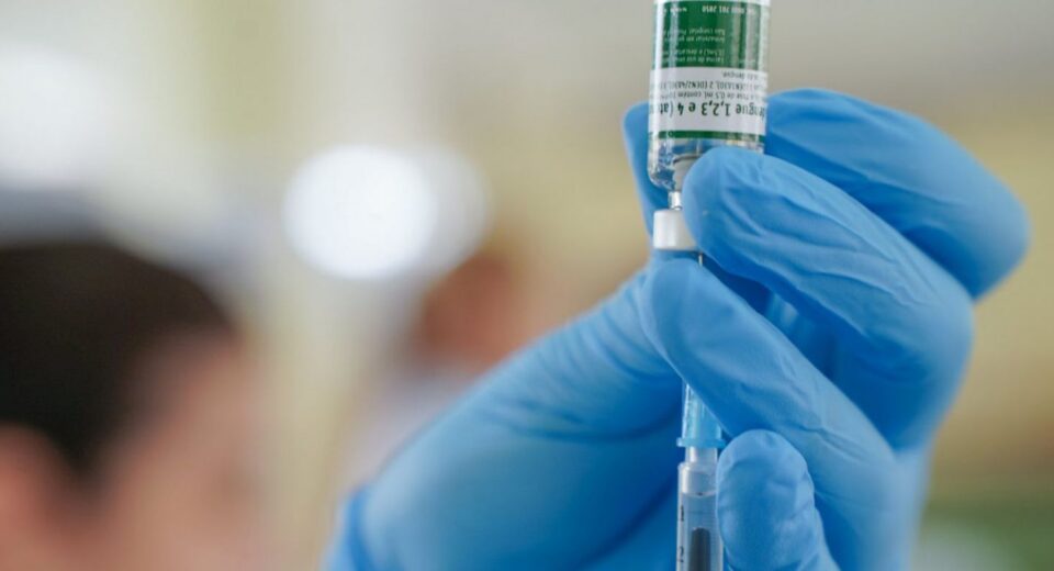 Equipes do SUS começam a receber vacina do Butantan contra a dengue