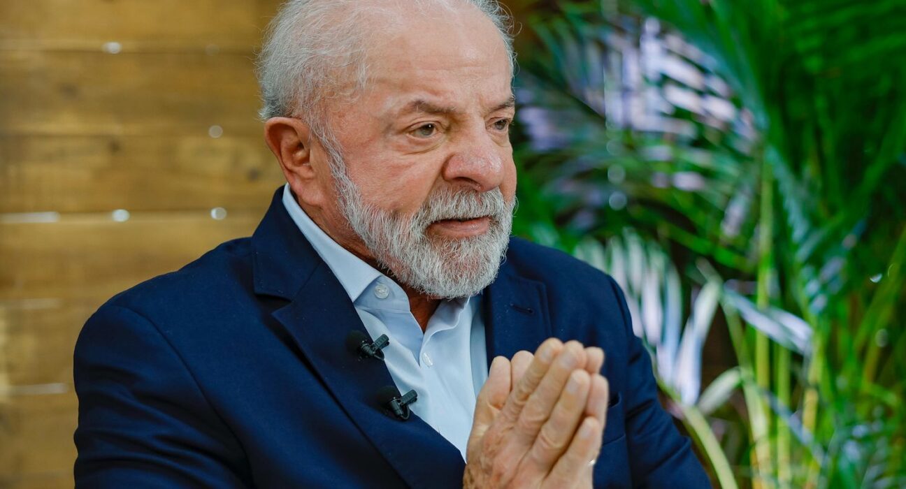 Lula pede mobilização contra "indústria de contar mentiras"